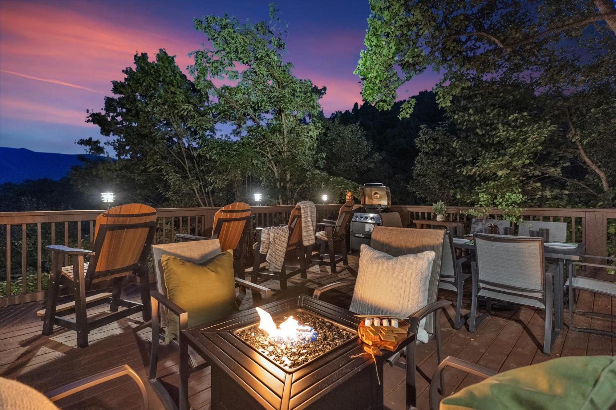 Family Chalet With Sauna, Hottub, Heavenly Views! Mins To Downtown! Gatlinburg Exterior foto